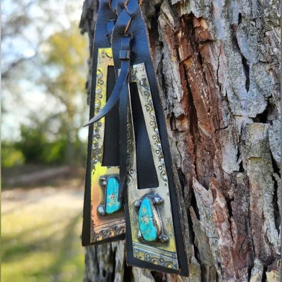 Vintage Sterling Silver & Turquoise Bolo Tie – Handcrafted Southwestern Style - Picture 2 of 9